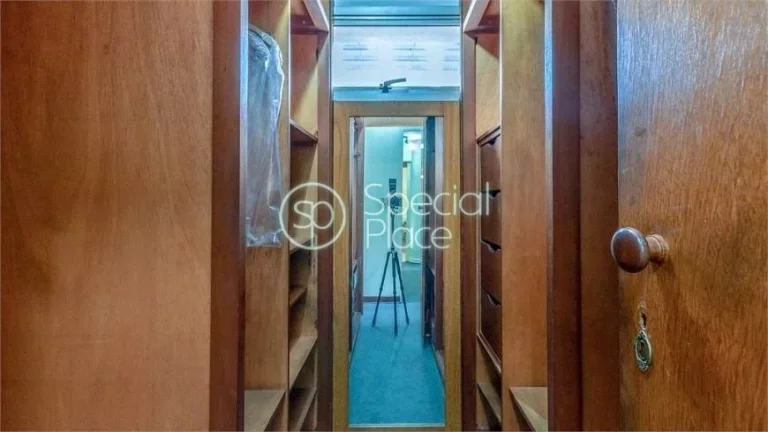 Imagem Apartamento com 122 m², localizado no coração da Vila Olímpia. Andar alto, amplo living com vara...
