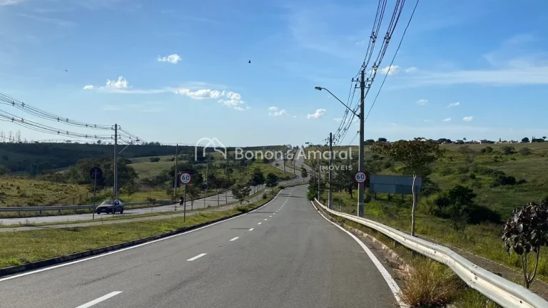 Imagem Oportunidade no San Conrado. Casa térrea em frente à praça, em terreno de 533m², com aproximadam...
