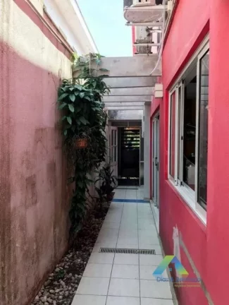Imagem Linda casa a 10 minutos da estação do metro Conceição com 3 dormitórios,2 vagas área gourmet, localização privilegiada excelente valor!