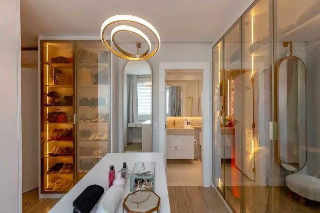 Imagem Apartamento com 3 suítes e 2 vagas de garagem no Centro em Balneário Camboriú