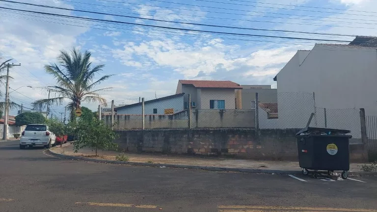 Imagem TERRENO DE ESQUINA WANEL VILLE IV