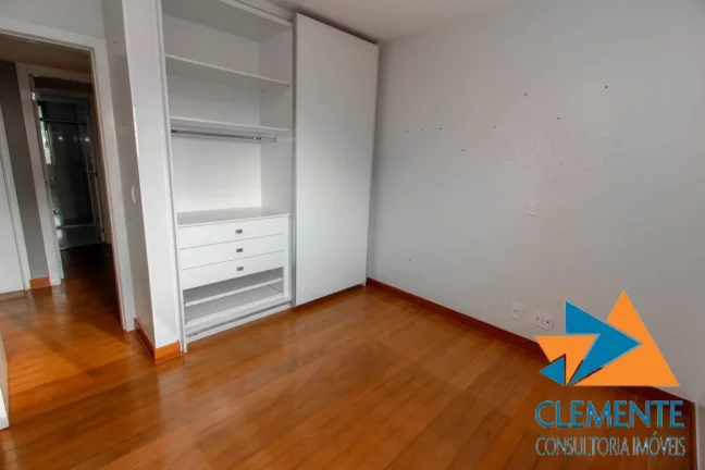 Imagem Apartamento de LUXO 04 SUITES E 05 VAGAS Belvedere BH. MG