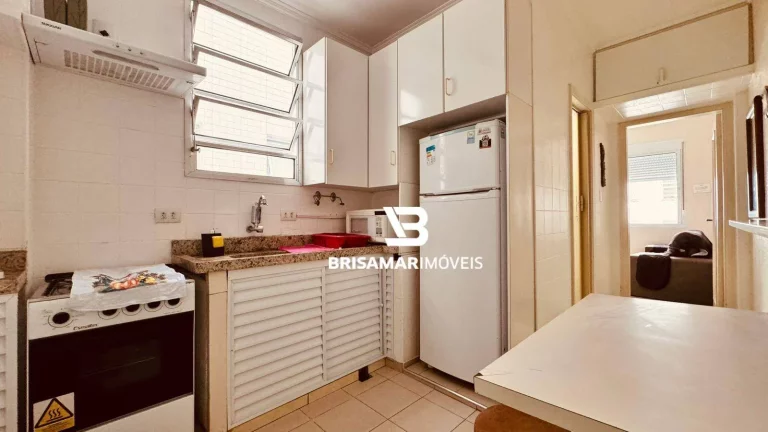 Imagem Kitnet com 1 dormitório à venda, 27 m² por R$ 268.000,00 - Pitangueiras - Guarujá/SP