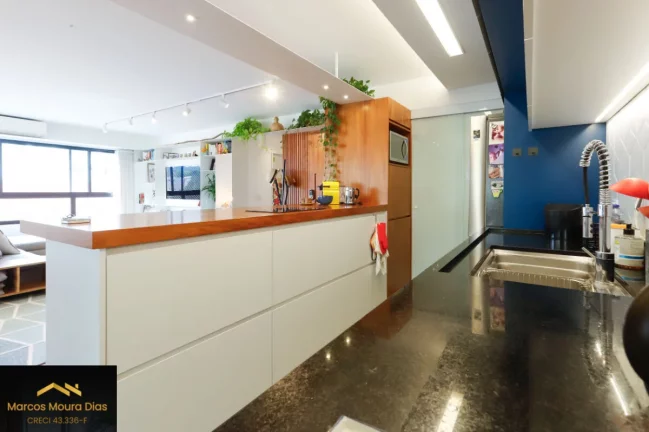 Imagem Apartamento com 3 suítes, Varanda Gourmet, 2 Vagas de Garagem no Sumaré. Edifício com Lazer e Portaria 24hs