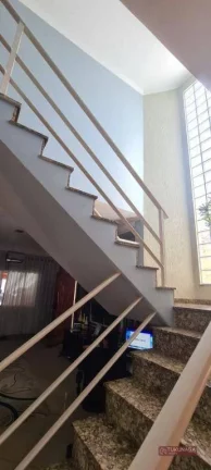 Imagem Sobrado com 3 dormitórios à venda, 192 m² por R$ 1.350.000,00 - Vila Galvão - Guarulhos/SP