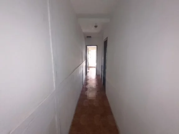 Imagem Descubra o conforto e a praticidade de viver no bairro Zilah Spósito, em Belo Horizonte! Esta casa encantadora oferece 200m² de área útil, distribuídos em ambientes amplos e bem iluminados, perfeitos