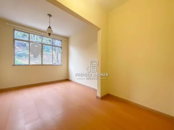 Imagem Kitnet à venda, 20 m² por R$ 140.000,00 - São Pedro - Teresópolis/RJ