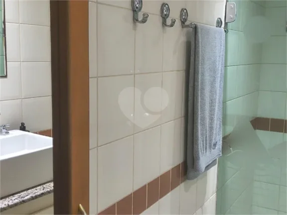 Imagem Apartamento à venda com 3 quartos, sendo 1 suíte, no condomínio Portal Dos Bandeirantes, São Paulo - SP