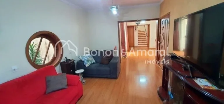Imagem Excelente casa com 3 dormitórios, sendo 1 suíte com varanda, banheiro social, e um living amplo qu...