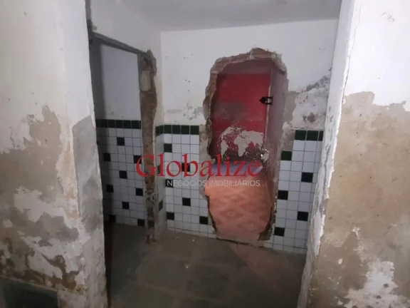 Imagem Oportunidade de casa para reforma com 4 dormitórios na vila São Jorge em Santos por $215.000,00