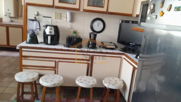 Imagem Apartamento de 300 m² (originalmente 273 m² na escritura), sendo um apartamento por andar. Possui ...