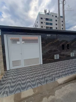 Imagem Casa térrea com PISCINA e CHURRASQUEIRA á venda em MONGAGUÁ
