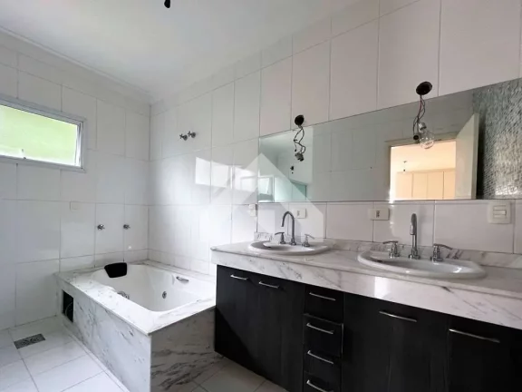 Imagem Casa de Condomínio em Chácara Santa Lúcia - Carapicuíba