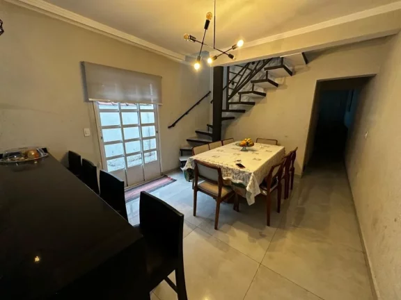 Imagem Sobrado com 4 dormitórios à venda, 276 m² por R$ 895.000,00 - Vila Lúcia - Poá/SP