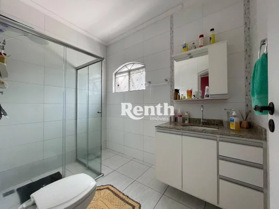 Imagem Casa com 3 dormitórios (2 suítes), por R$ 850.000 - Santana - Rio Claro/SP