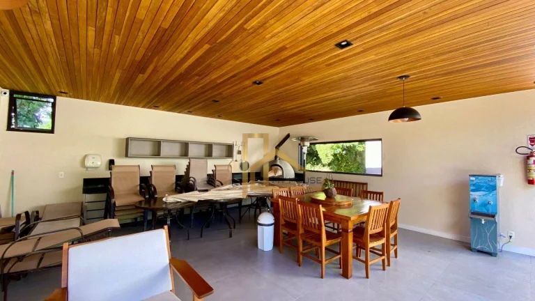 Imagem Casa com 4 Quartos, Nova e em Condomínio Clube a 15 Minutos do Centro de Teresópolis-RJ