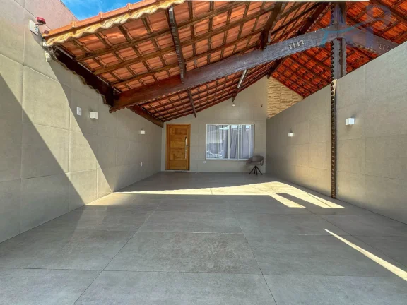 Imagem Casa Térrea no Canto do Forte em Praia Grande com Piscina
