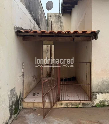 Imagem Casa à venda no Conjunto Residencial Antares, com 300m² de terreno, 89,30m² de área construída, 3 dormitórios, suíte, quintal grande e vaga para 3 carros!