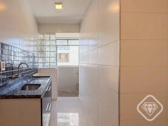 Imagem Apartamento reformado, 2 dormitórios, 2 banheiros, sacada e garagem escriturada, Bairro Tristeza.

...