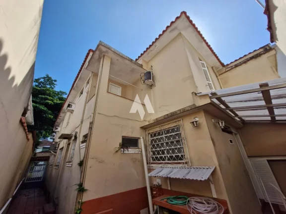Imagem Sobrado isolado á venda em Santos !