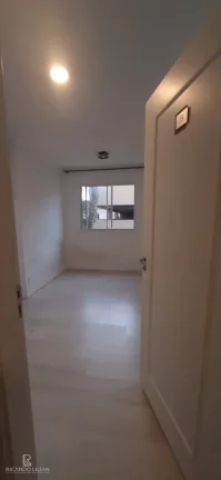Imagem Apartamento com 2 dormitorios,sala, cozinha, banheiro social e area de serviços - Proximo a Via Anchieta - A VENDA!!!