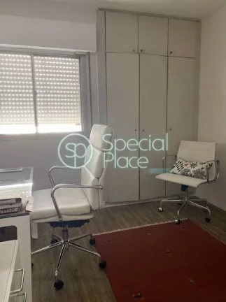 Imagem Apartamento em Moema com 135m². São 03 dormitórios, sendo 01 suíte e 01 vaga. Bem localizado, pr...