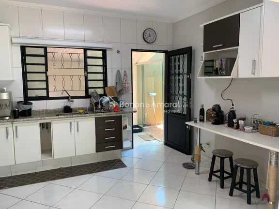 Imagem Casa em excelente localizaÃ§Ã£o, prÃ³xima ao centro da cidade e Ã  todo comÃ©rcio local, alÃ©m de fÃ...