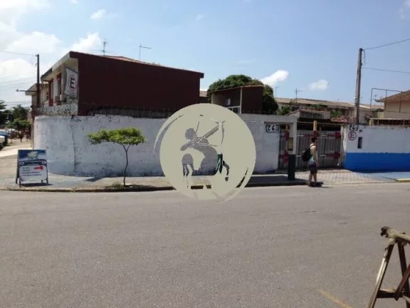 TERRENO DE ESQUINA NA PONTA DA PRAIA