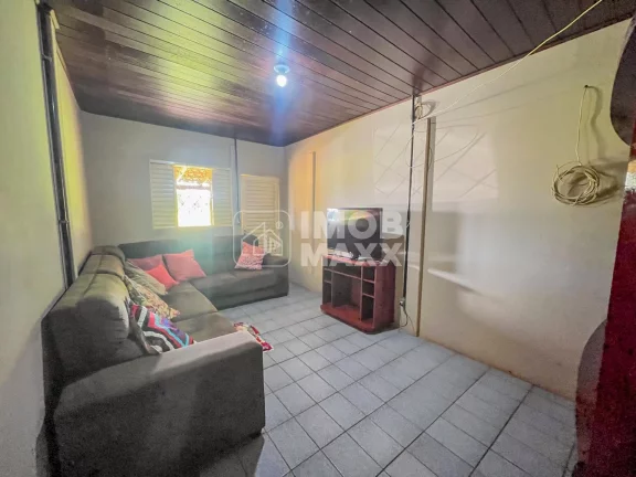 Imagem Chácara à venda em Brazlândia: 40.000m², 5 quartos, 3 banheiros, área rural. Oportunidade por R$900.000!