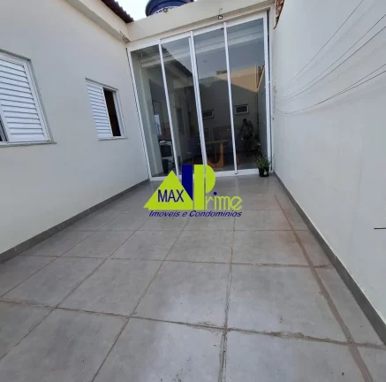 Imagem Casa à venda na Penha de França, São Paulo-SP, 2 quartos, 1 suíte, 2 salas, 3 vagas de garagem e 230m² de área.