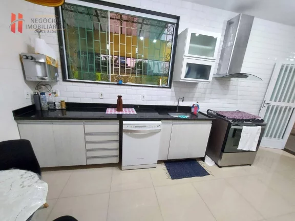 Imagem Excelente CASA TRIPLEX com 250m²