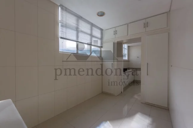 Imagem Apartamento amplo na Oscar Freire, 205m² com ótima distribuição e pé direito alto Em 2009 o apa...