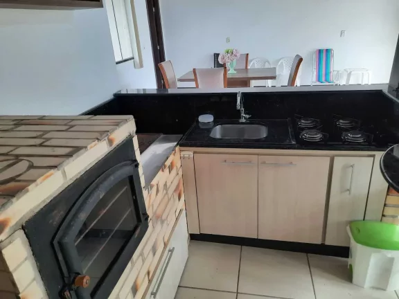 Imagem Casa alto padrão com 3 dormitórios sendo 1 suíte e 3 vagas em Balneário Piçarras