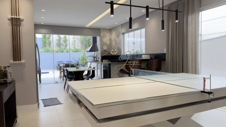 Casa de Condomínio com 3 Quartos à Venda, 235 m² em Swiss Park - Campinas