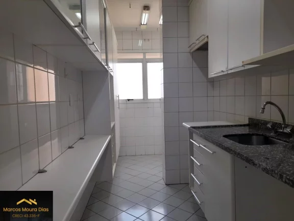 Imagem Apartamento na Pompeia com 2 dormitórios (1 suíte) e 2 vagas, próximo ao Sesc Pompeia. Edifício com portaria 24h e lazer