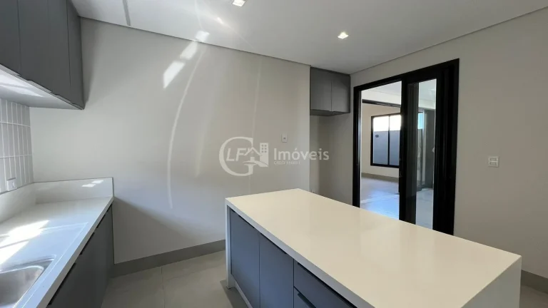 Imagem Impecável Casa em Condomínio à Venda em Alphaville Campo Grande 3, Campo Grande-MS: 3 Quartos, 3 Suítes, 3 Salas, 1 Banheiro, 4 Vagas, 180,38 m²!