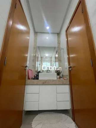 Imagem Sobrado com 4 dormitórios à venda, 230 m² por R$ 980.000,00 - Cidade Jardim - Goiânia/GO