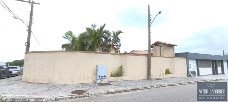 Imagem Casa de esquina à venda  Imbituba SC, com piscina