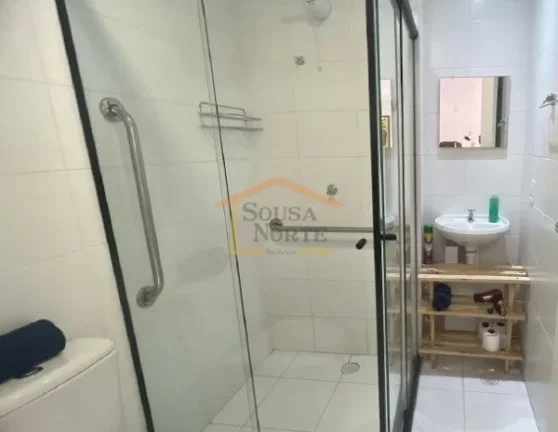 Imagem Apartamento com 1 dormitório, cozinha, banheiro, 26m².

Condomínio com lavanderia, salão de fest...