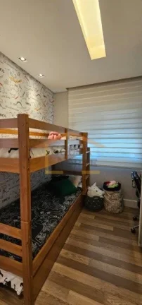 Imagem Apartamento reformado por arquiteto com 57m², sendo, 2 dormitórios, 1 banheiro, sala com varanda i...