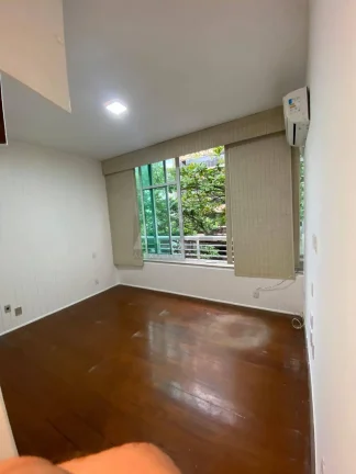 Imagem Apartamento no Leblon, 4 Quartos, 219m2, 1vaga, Quadra da Praia