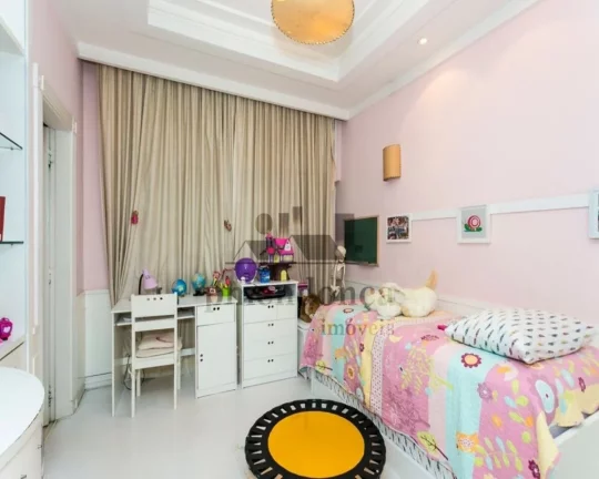 Imagem Apartamento com piso de tacos, living para 3 ambientes, lavabo, sala de jantar, sala de estar, 3 dor...
