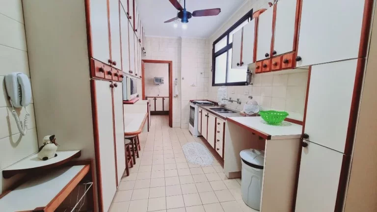 Imagem Apartamento com 3 dormitórios à venda, 140 m² por R$ 680.000,00 - Pitangueiras - Guarujá/SP