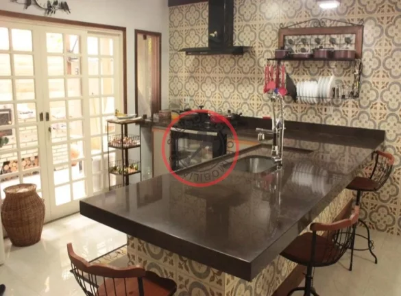Imagem Casa em residencial, com 3 dormitorios sendo 2 suites, sala de estar, sala de jantar, cozinha e area gourmet e lavanderia.