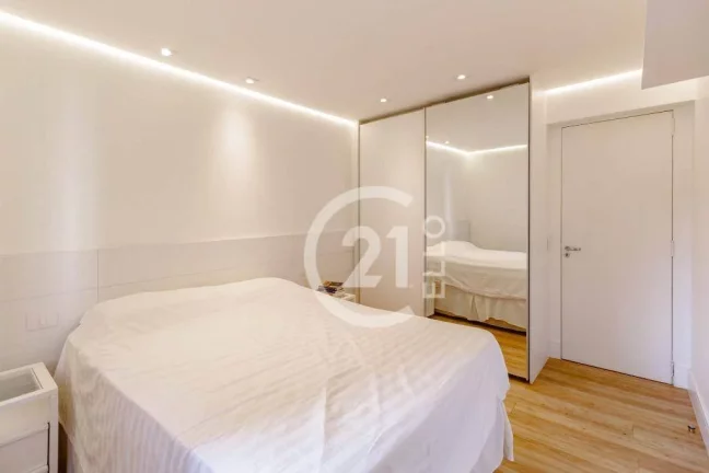 Imagem Apartamento reformado com 105m² no coração do Itaim Bibi.
