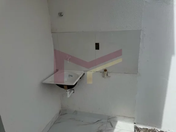 Imagem Casa 2/4 na Conceicao