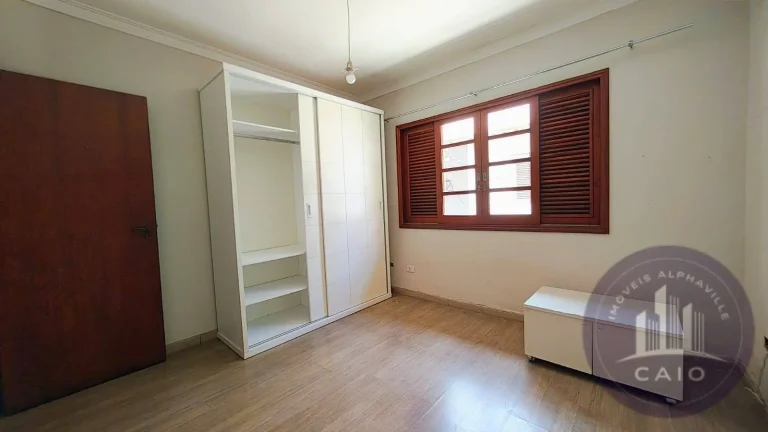Imagem Casa para Retrofit com 220m² por R$ 1.845.000,00 - Alphaville/ SP