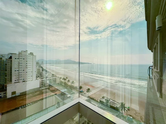Imagem Apartamento com 4 dormitórios à venda sendo 4 suítes, 217.9 m² por - R$ 11.500.000,00 - Meia Praia - Itapema/SC