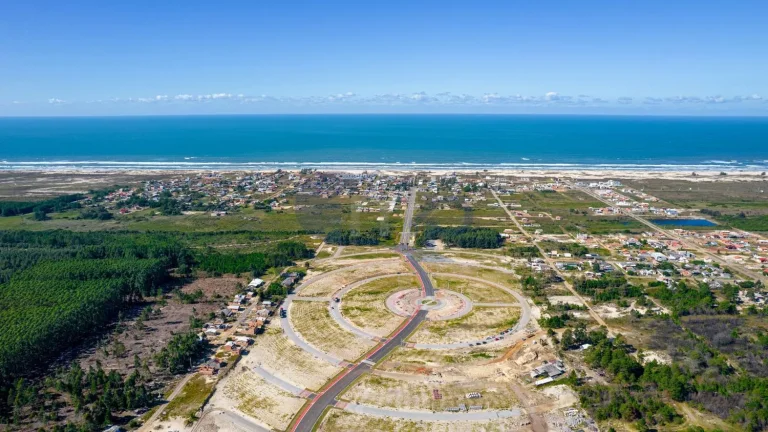 Imagem Terreno á venda no Loteamento Jardim América Condado de Orange em Passo de Torres/SC