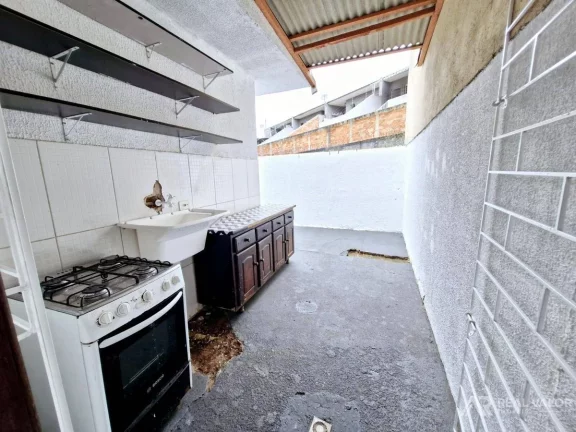 Imagem Casa de 03 Dormitórios para Locação no Bairro Gralha Azul em Fazenda Rio Grande